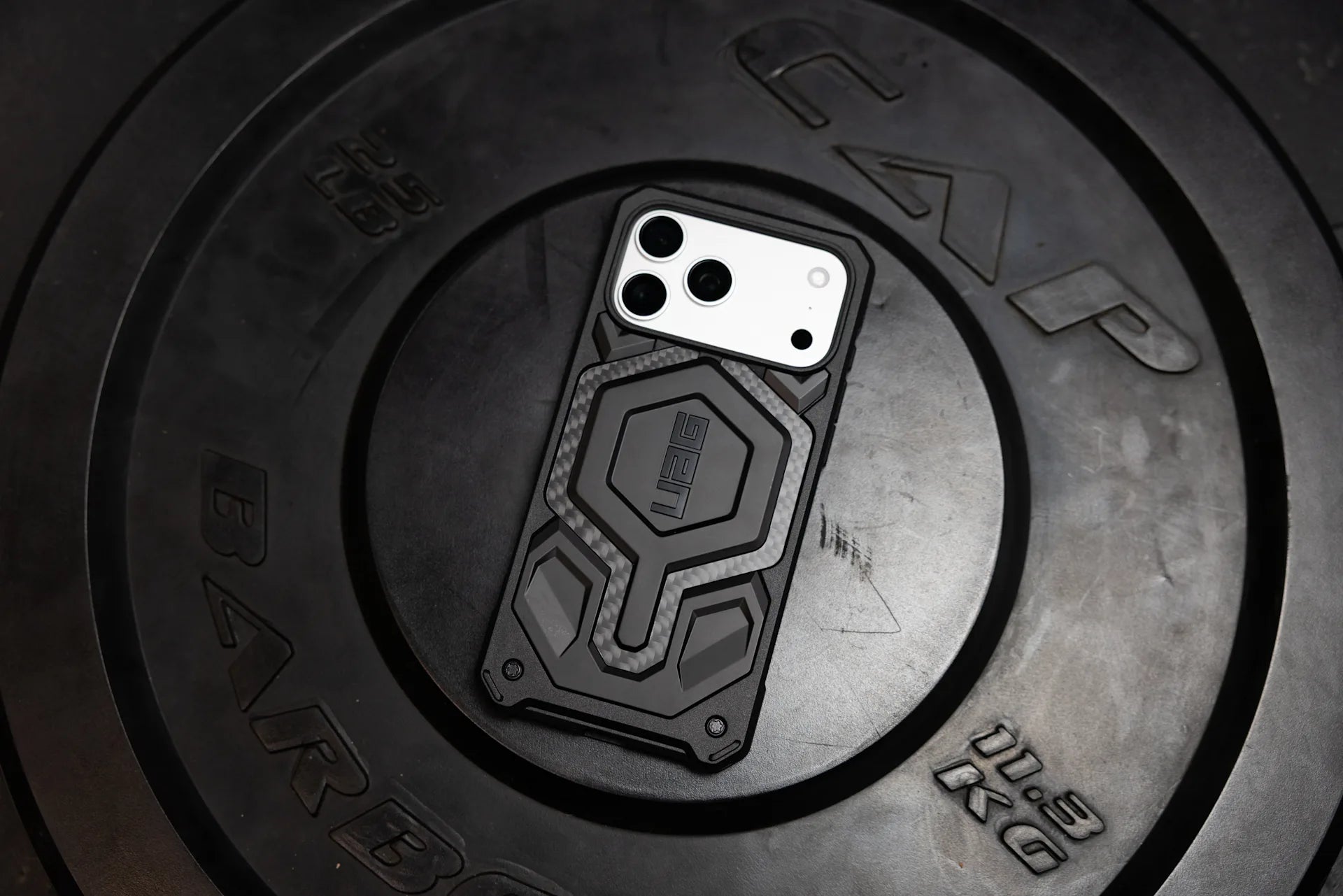 IPHONE 17 SERIES UAG IPHONE MONARCH PRO: MAGSAFE COMPATIBLE, RUGGED, SHOCKPROOF, PREMIUM PROTECTIVE COVER BLACK