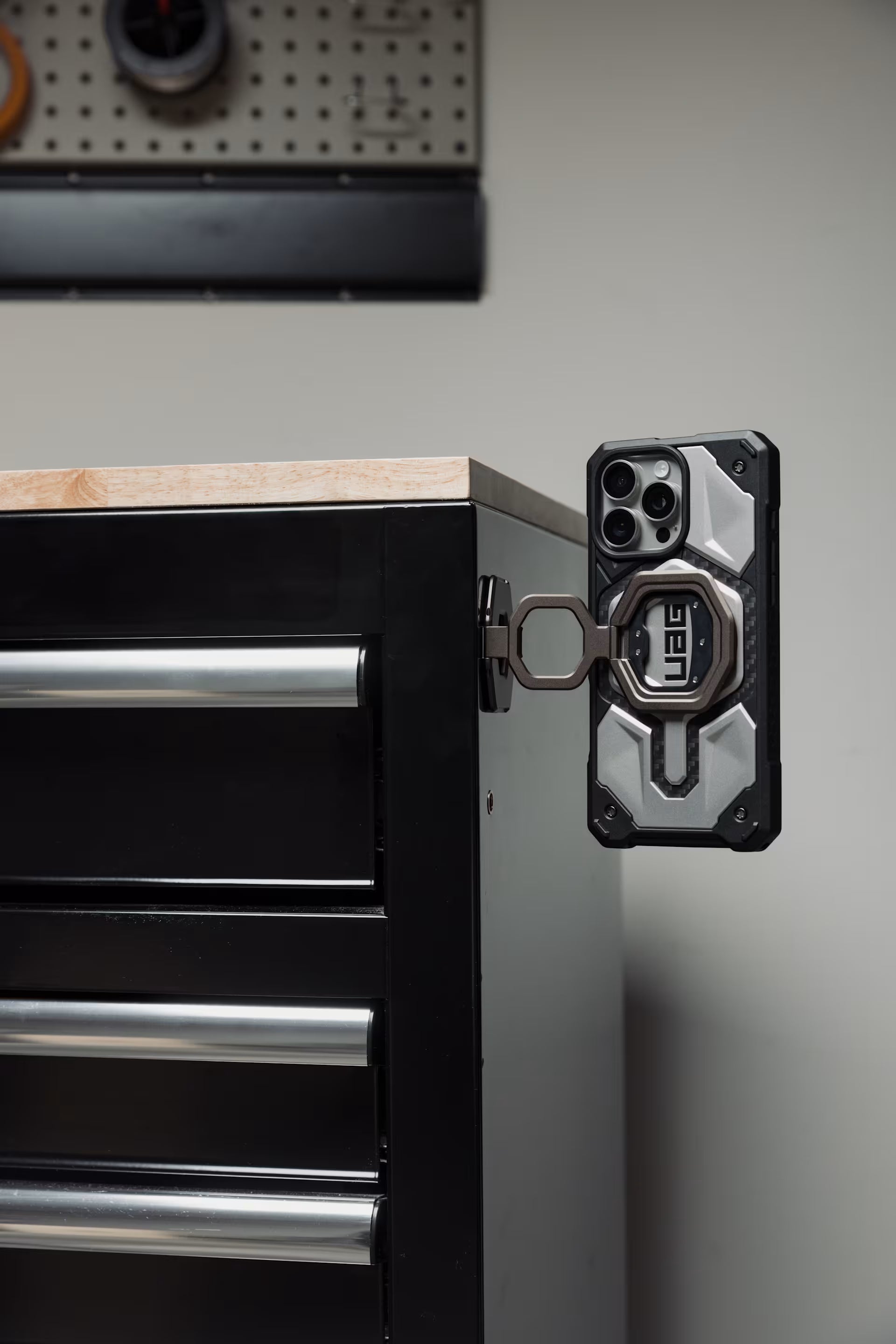 UAG Monarch Mag2 Dual Magnetic Ring Stand