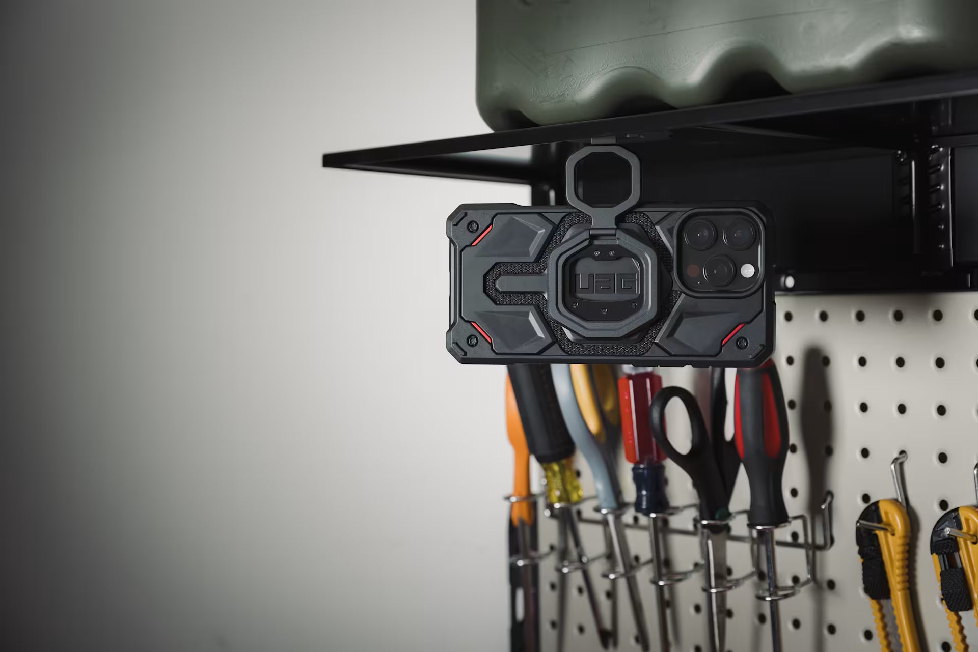 UAG Monarch Mag2 Dual Magnetic Ring Stand