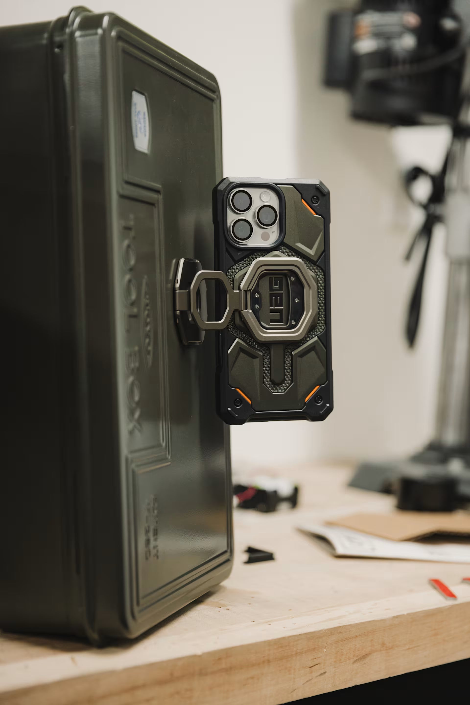 UAG Monarch Mag2 Dual Magnetic Ring Stand